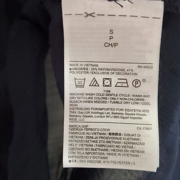 Gap Navy Button Down Top - Picture 5 of 6